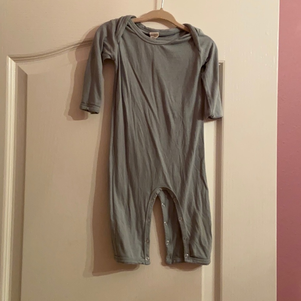 Kate quinn SZ 6-12 months